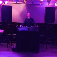 Basic DJ-booth